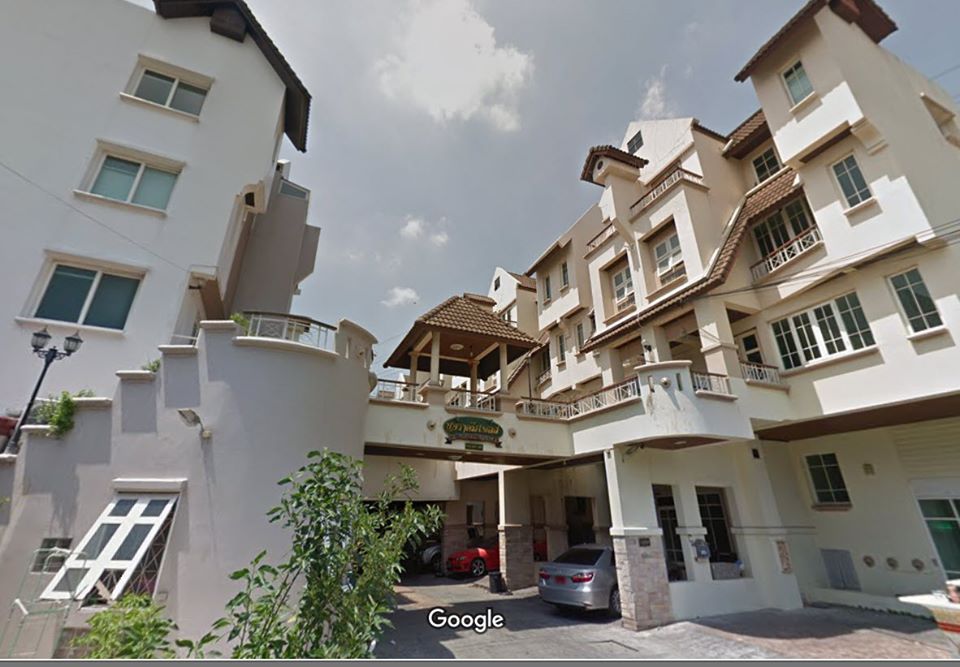ทาวน์โฮมให้เช่า บุษราคัมเลส ใกล้MRTลาดพร้าวรัชดา 4ชั้น  25ตรว 266ตรม 35000ต่อเดือน