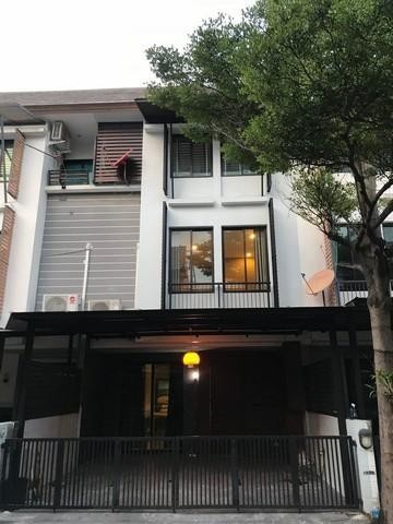 ให้เช่าทาวน์โฮม 3 ชั้น หมู่บ้าน อารียา โมวา  ย่านลาดปลาเค้า เกษตร นวมินทร์  