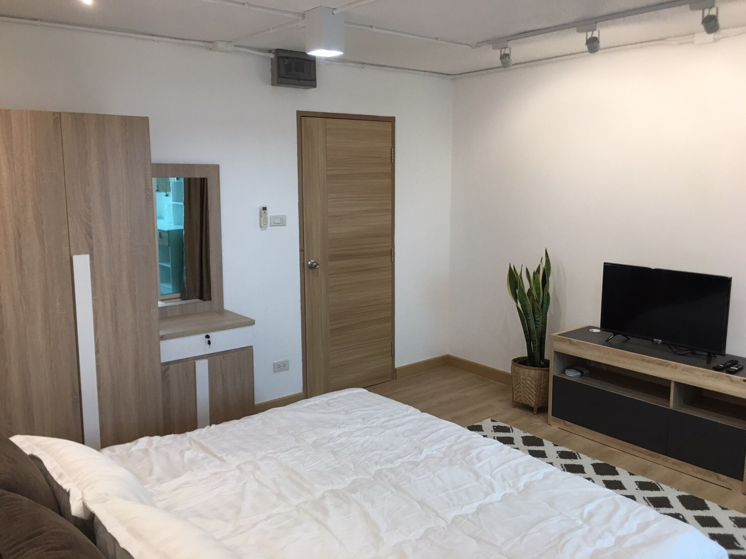 C204JP ให้เช่า 103 คอนโด 2 ซอย Kantary hill นิมมาน เชียงใหม่ เดือนละ 7,500